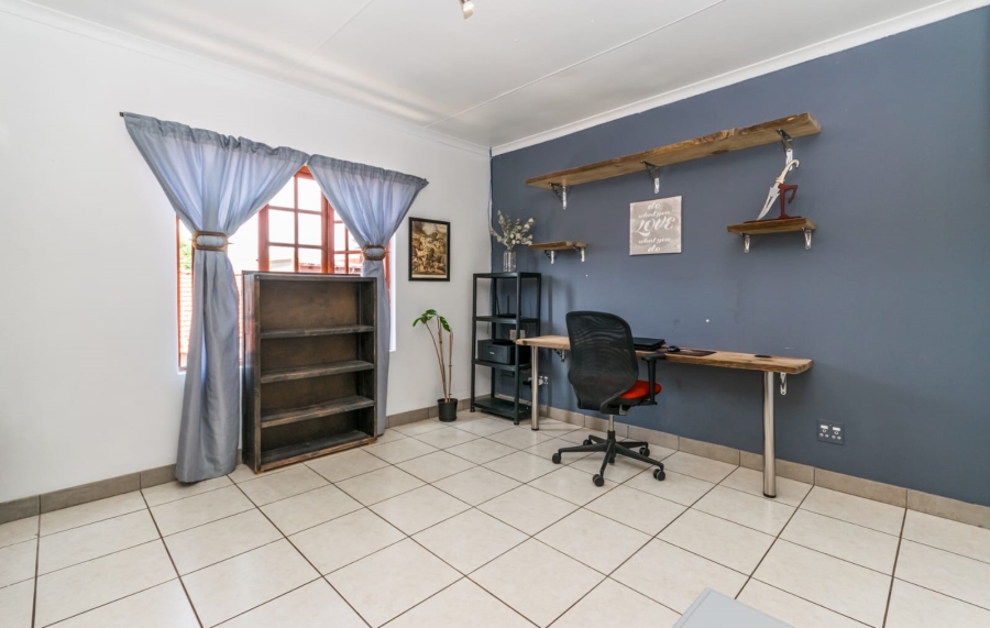 To Let 3 Bedroom Property for Rent in Florida Park Gauteng