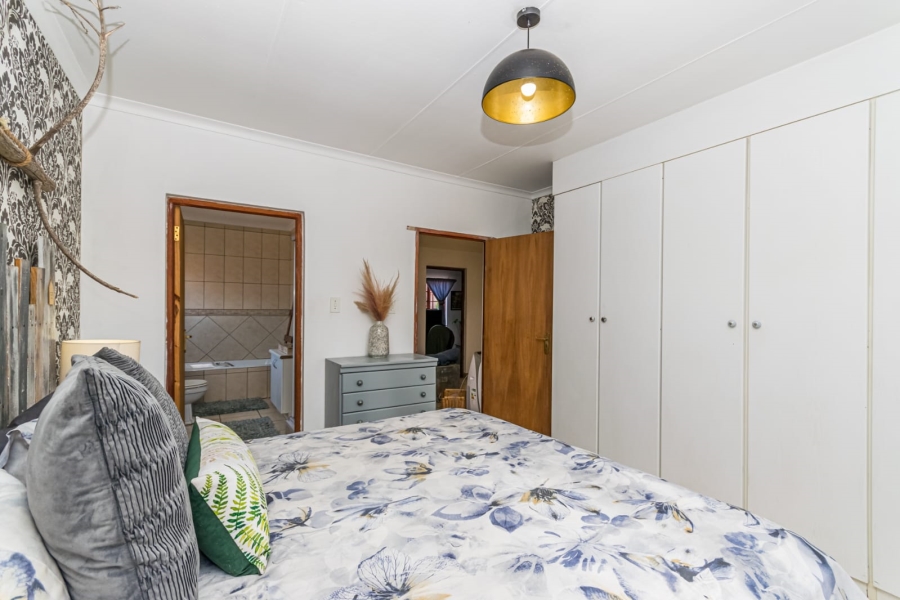 To Let 3 Bedroom Property for Rent in Florida Park Gauteng