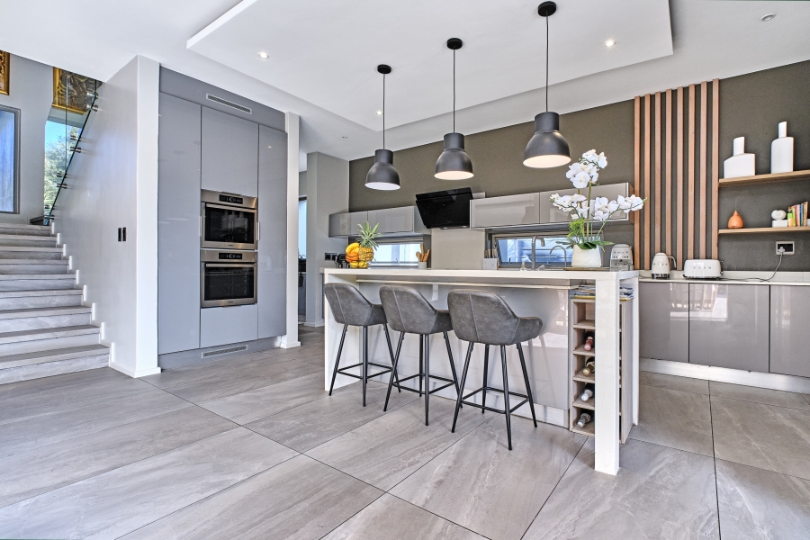 To Let 4 Bedroom Property for Rent in Waterfall Country Village Gauteng