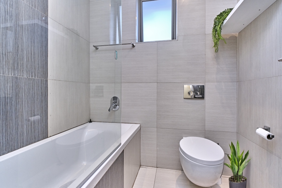 To Let 4 Bedroom Property for Rent in Waterfall Country Village Gauteng