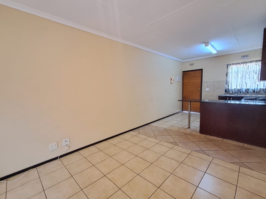To Let 2 Bedroom Property for Rent in Sonneveld Gauteng
