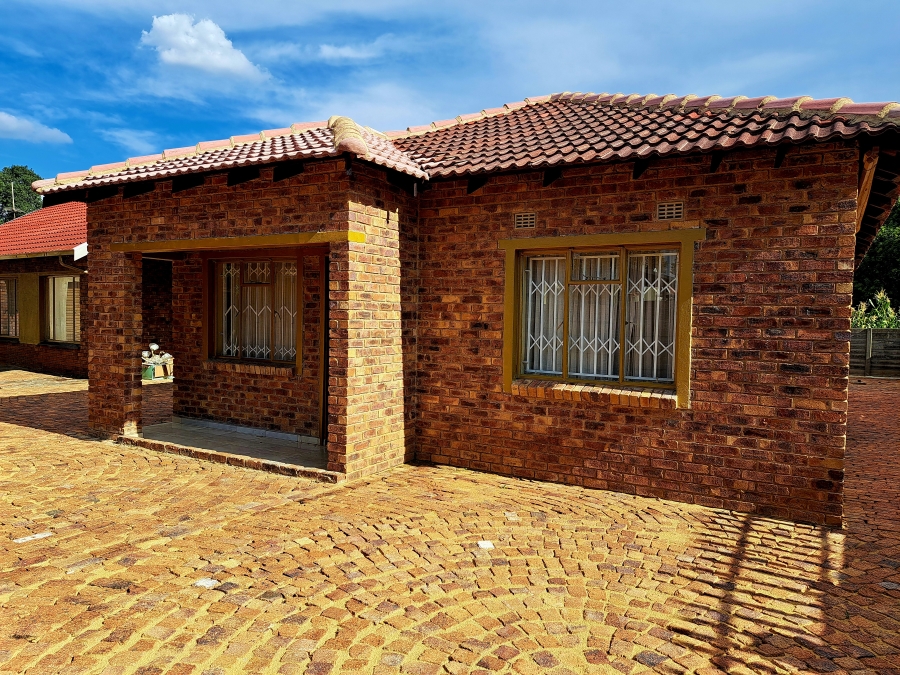 To Let 2 Bedroom Property for Rent in Mayberry Park Gauteng