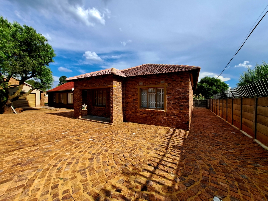 To Let 2 Bedroom Property for Rent in Mayberry Park Gauteng