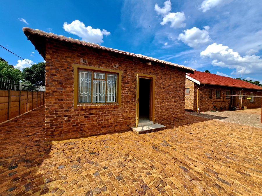 To Let 1 Bedroom Property for Rent in Mayberry Park Gauteng