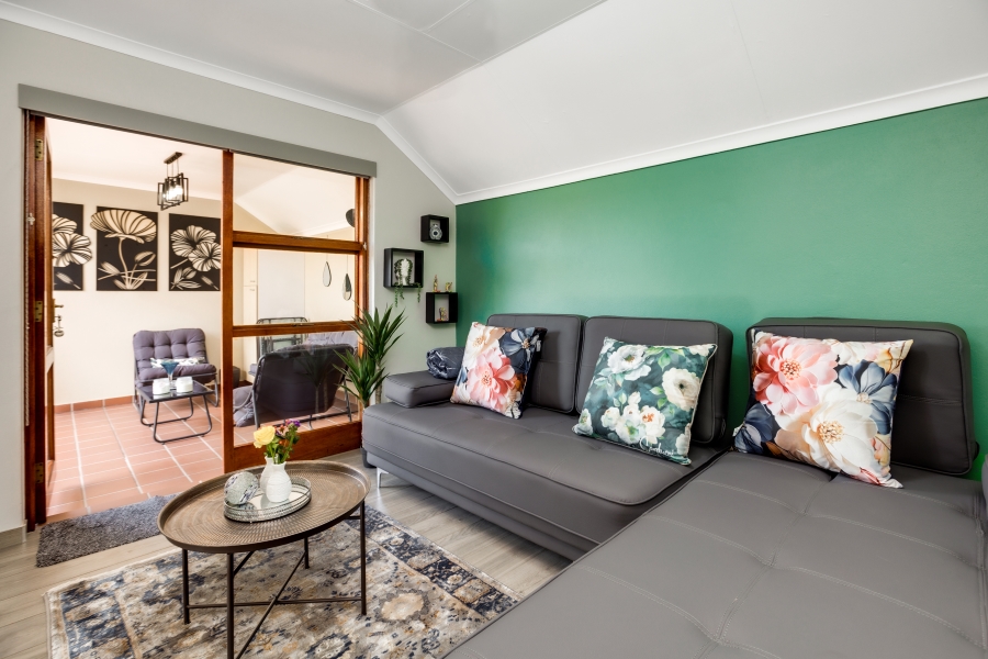 To Let 2 Bedroom Property for Rent in Bryanston Gauteng