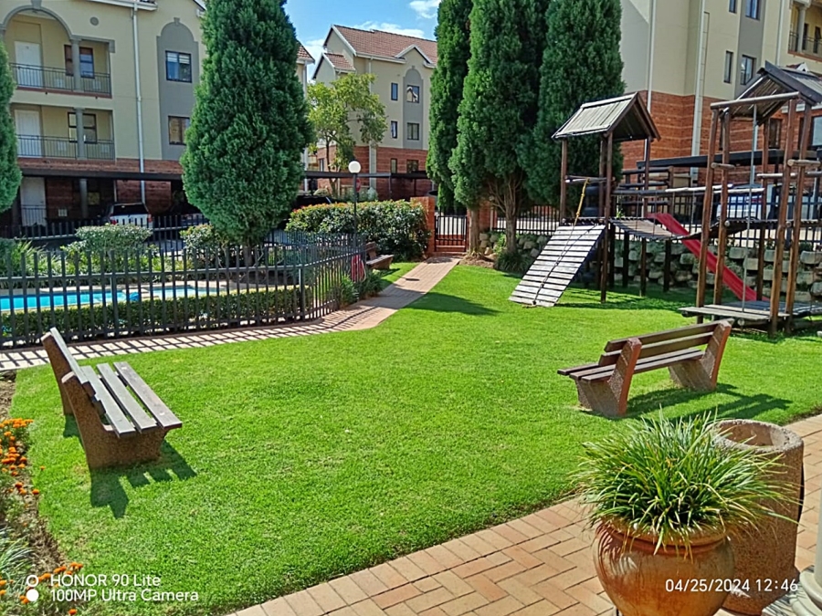 To Let 2 Bedroom Property for Rent in Bryanston Gauteng