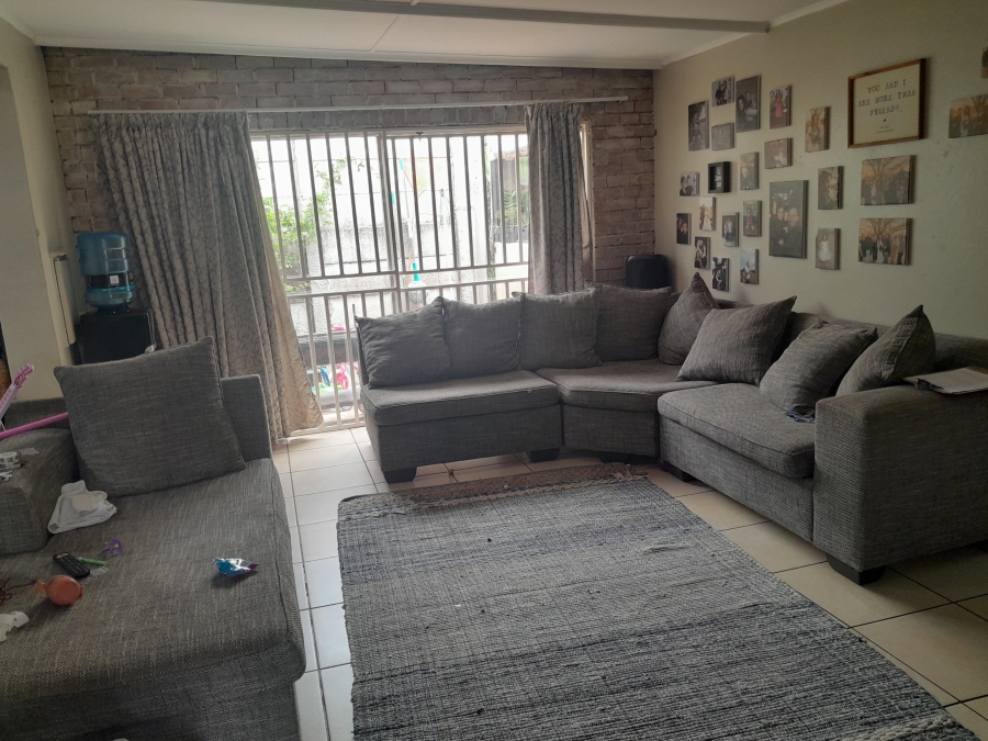 2 Bedroom Property for Sale in Brackenhurst Gauteng