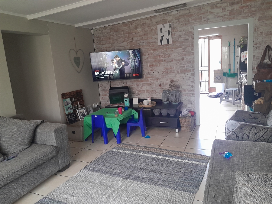 2 Bedroom Property for Sale in Brackenhurst Gauteng