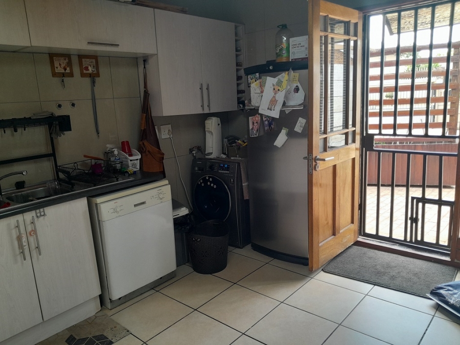 2 Bedroom Property for Sale in Brackenhurst Gauteng