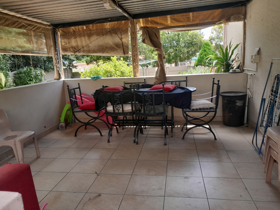 2 Bedroom Property for Sale in Brackenhurst Gauteng