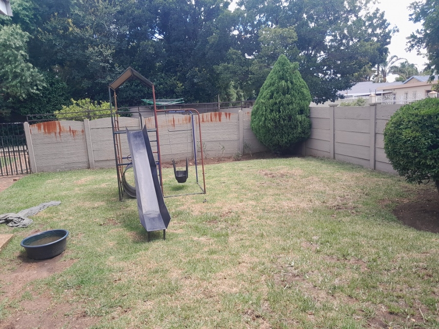 2 Bedroom Property for Sale in Brackenhurst Gauteng