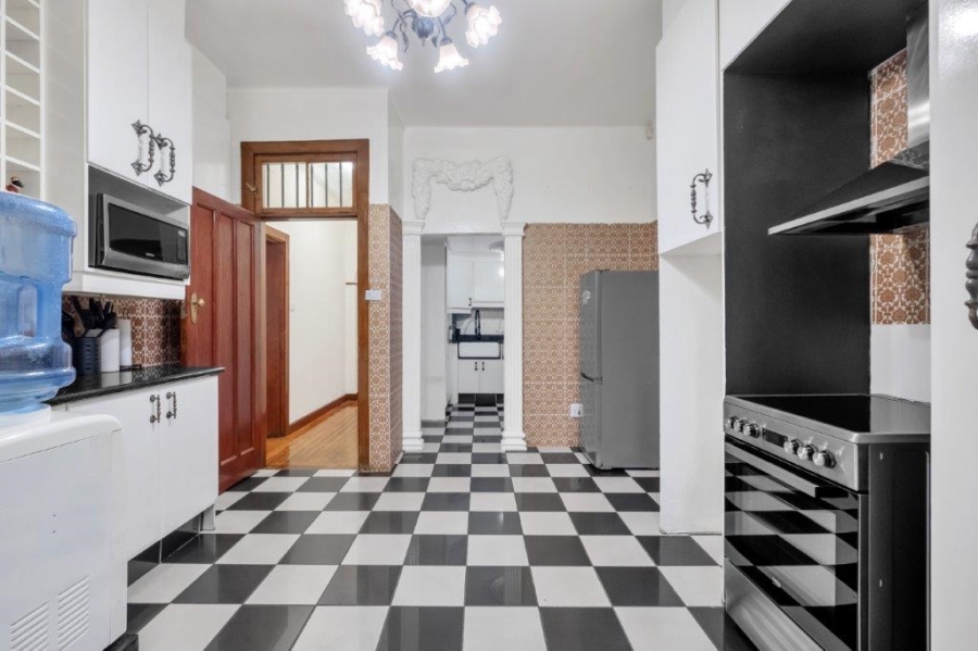 6 Bedroom Property for Sale in Parkview Gauteng