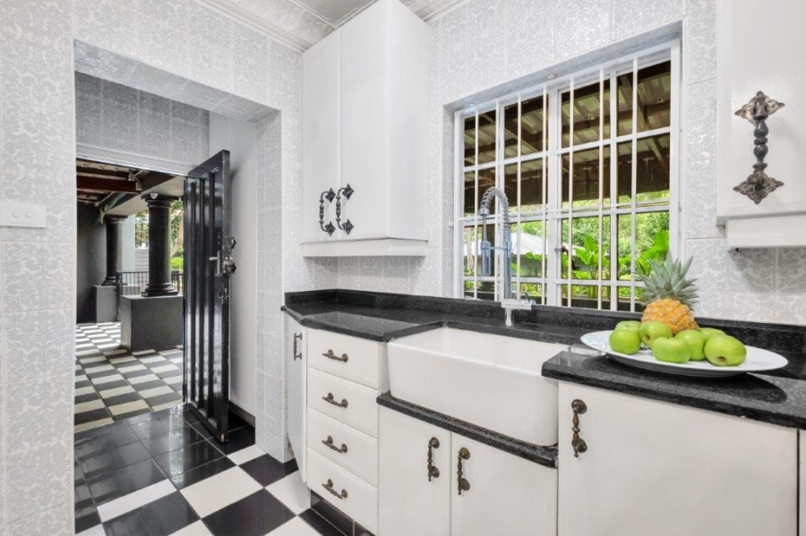 6 Bedroom Property for Sale in Parkview Gauteng