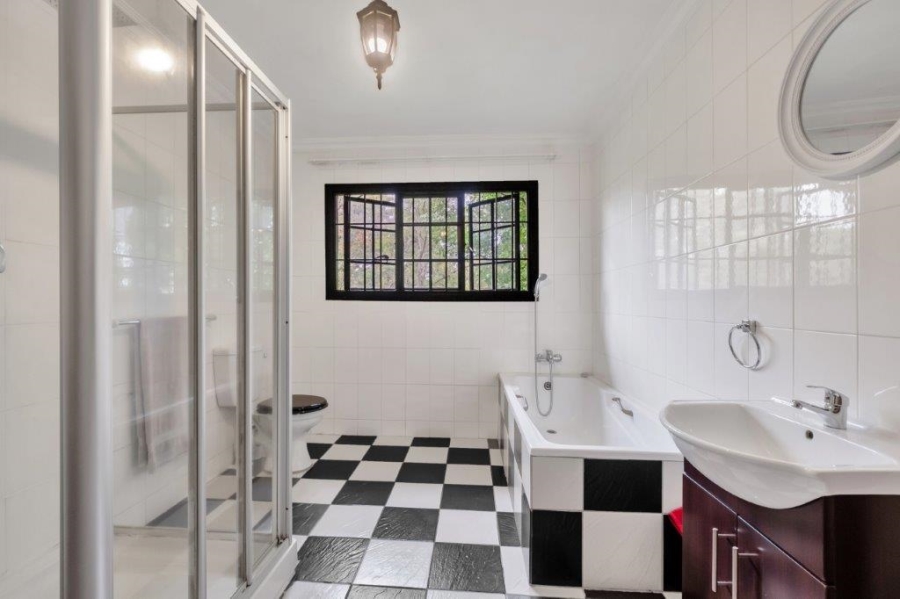 6 Bedroom Property for Sale in Parkview Gauteng