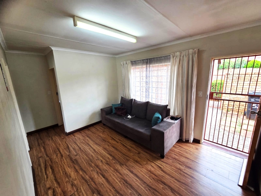 2 Bedroom Property for Sale in Magalieskruin Gauteng