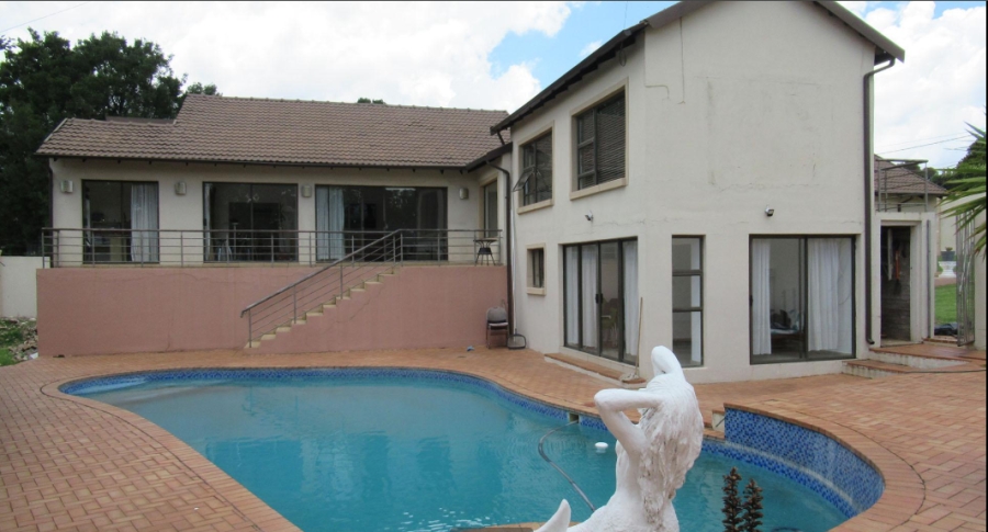 5 Bedroom Property for Sale in Horison Park Gauteng