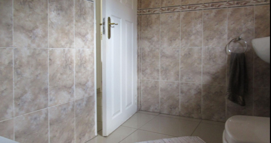 5 Bedroom Property for Sale in Horison Park Gauteng