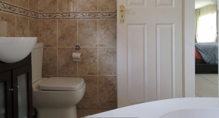 5 Bedroom Property for Sale in Horison Park Gauteng