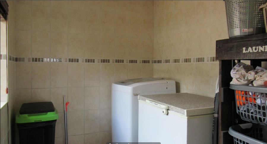 5 Bedroom Property for Sale in Horison Park Gauteng