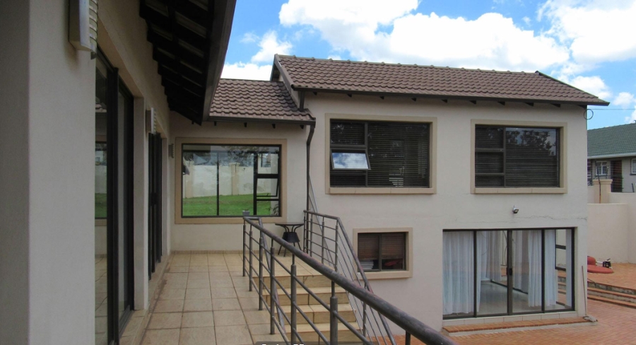 5 Bedroom Property for Sale in Horison Park Gauteng