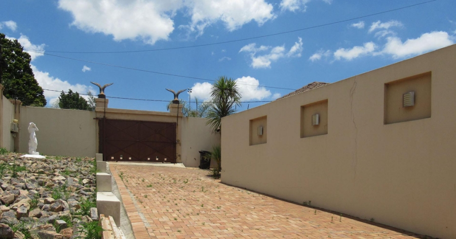 5 Bedroom Property for Sale in Horison Park Gauteng