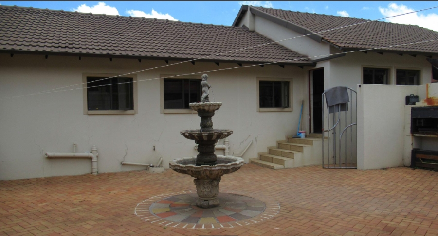 5 Bedroom Property for Sale in Horison Park Gauteng