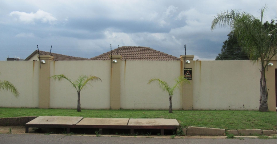 5 Bedroom Property for Sale in Horison Park Gauteng