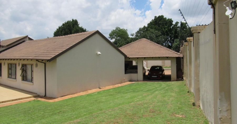 5 Bedroom Property for Sale in Horison Park Gauteng