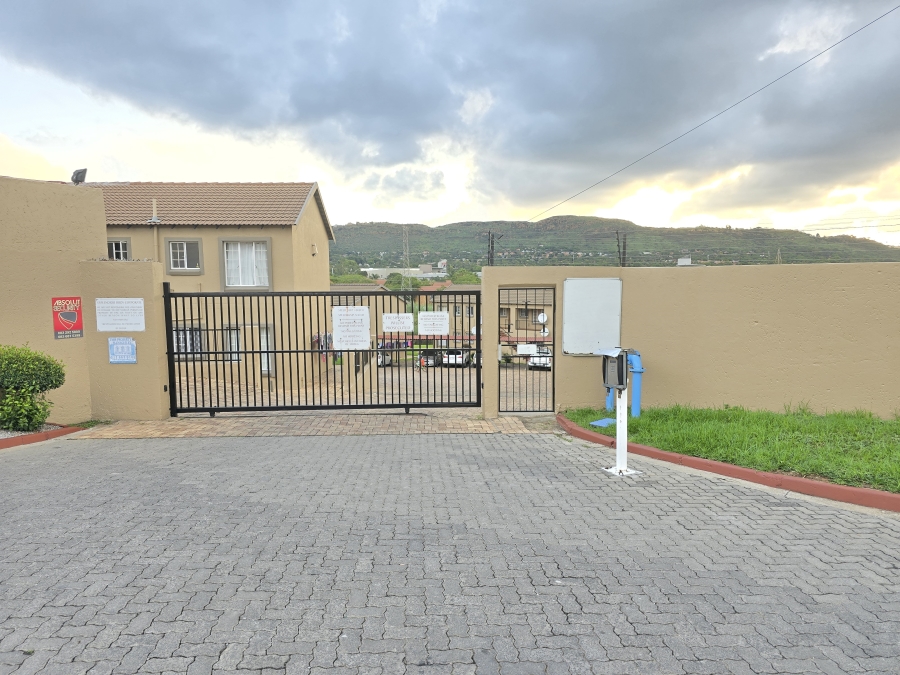 To Let 2 Bedroom Property for Rent in Wilgeheuwel Gauteng