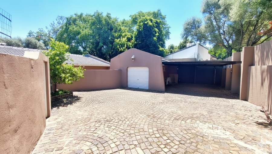 To Let 3 Bedroom Property for Rent in Vorna Valley Gauteng