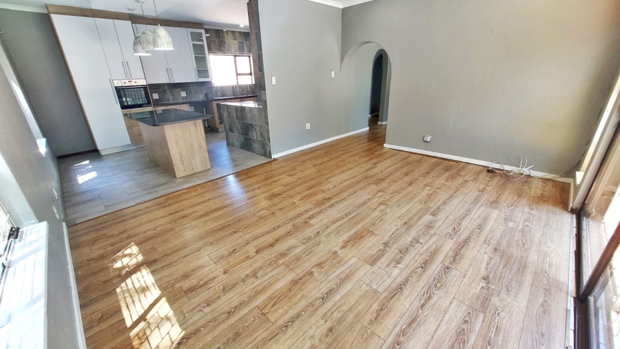 To Let 3 Bedroom Property for Rent in Vorna Valley Gauteng