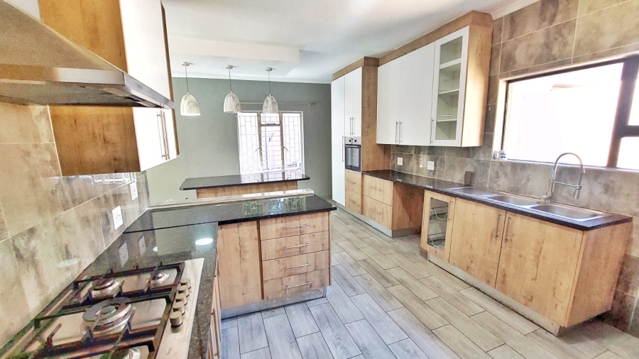 To Let 3 Bedroom Property for Rent in Vorna Valley Gauteng