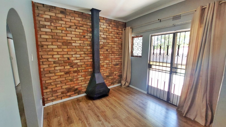 To Let 3 Bedroom Property for Rent in Vorna Valley Gauteng