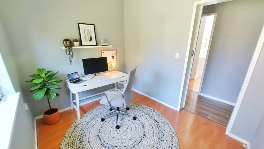 To Let 3 Bedroom Property for Rent in Vorna Valley Gauteng