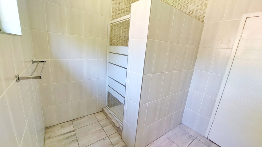 To Let 3 Bedroom Property for Rent in Vorna Valley Gauteng