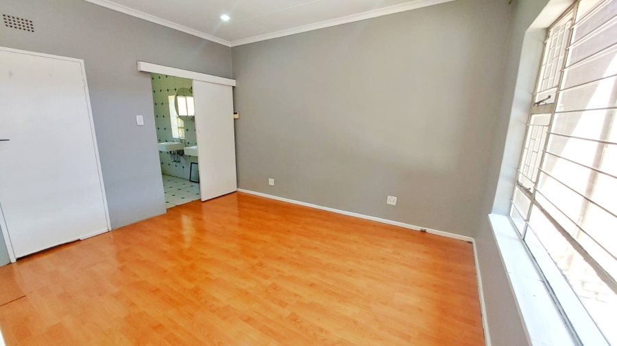 To Let 3 Bedroom Property for Rent in Vorna Valley Gauteng