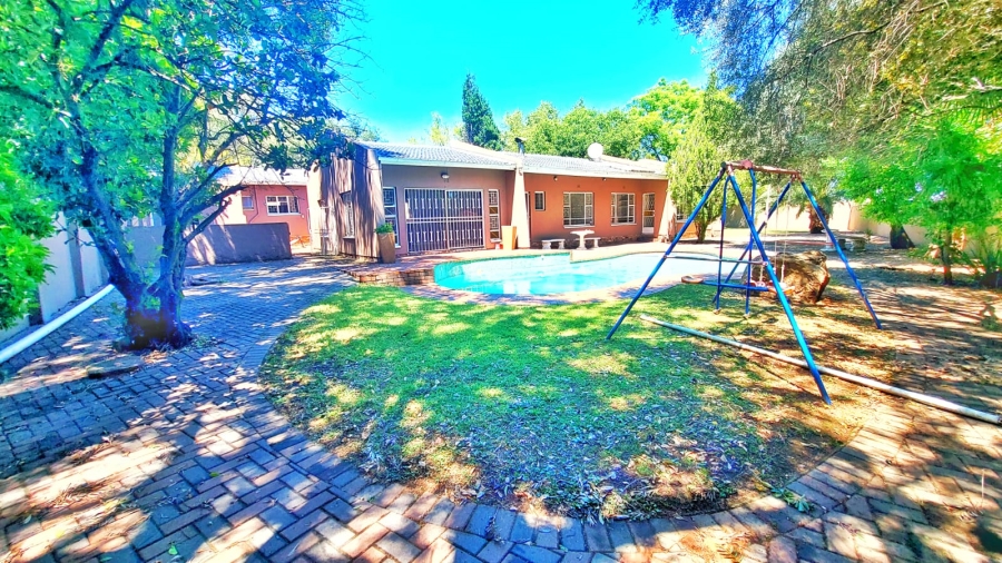 To Let 3 Bedroom Property for Rent in Vorna Valley Gauteng