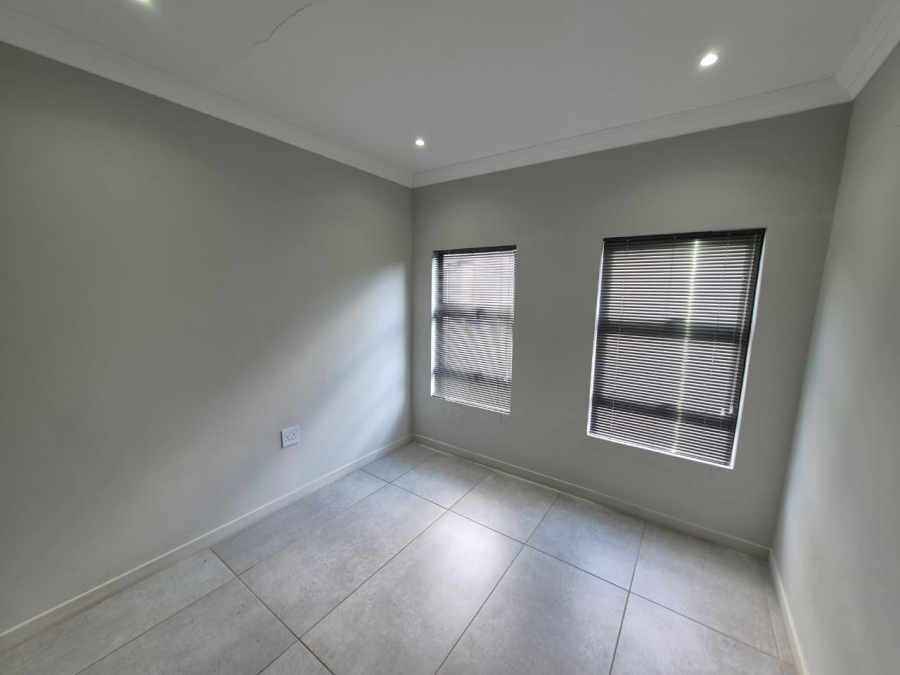 To Let 3 Bedroom Property for Rent in Magalieskruin Gauteng