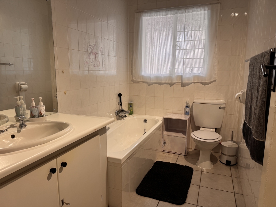 3 Bedroom Property for Sale in Zwartkop Gauteng