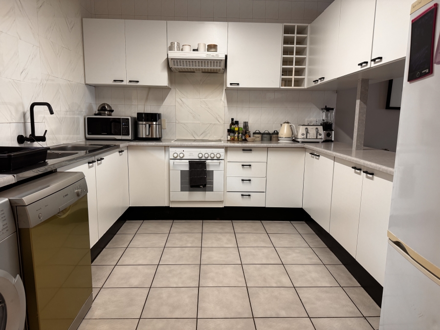 3 Bedroom Property for Sale in Zwartkop Gauteng