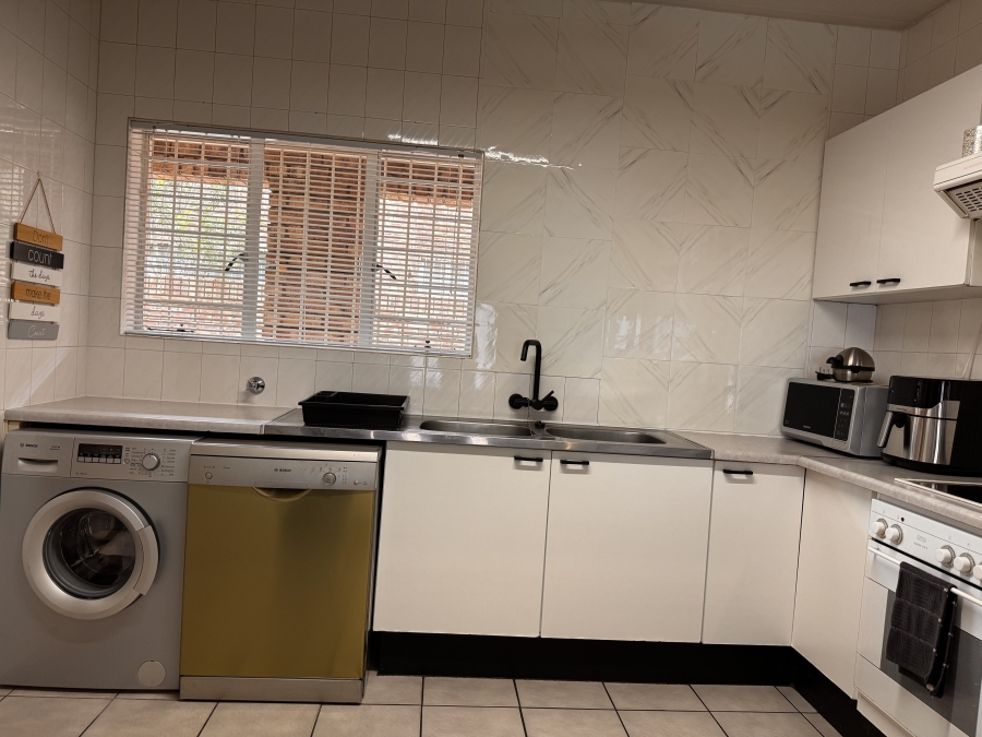 3 Bedroom Property for Sale in Zwartkop Gauteng