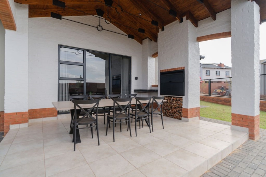 3 Bedroom Property for Sale in Six Fountains Residential Estate Gauteng