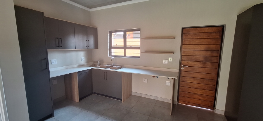 To Let 2 Bedroom Property for Rent in Boardwalk Villas Gauteng