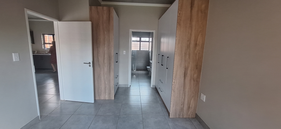To Let 2 Bedroom Property for Rent in Boardwalk Villas Gauteng