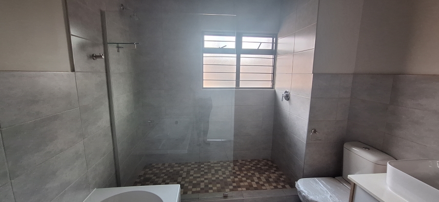 To Let 2 Bedroom Property for Rent in Boardwalk Villas Gauteng