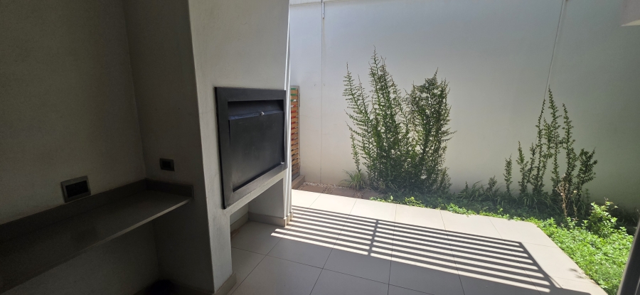 To Let 1 Bedroom Property for Rent in Menlo Park Gauteng