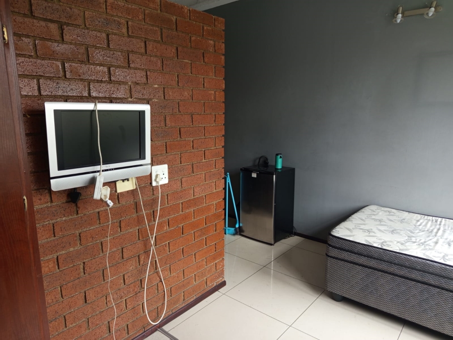 To Let 1 Bedroom Property for Rent in Braamfontein Gauteng