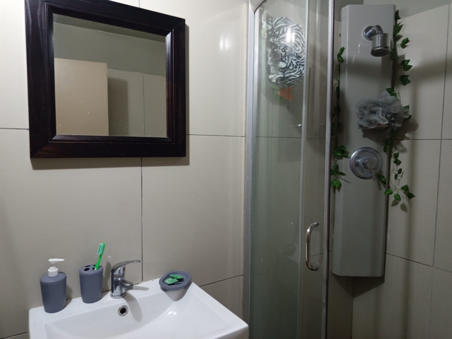 To Let 1 Bedroom Property for Rent in Braamfontein Gauteng