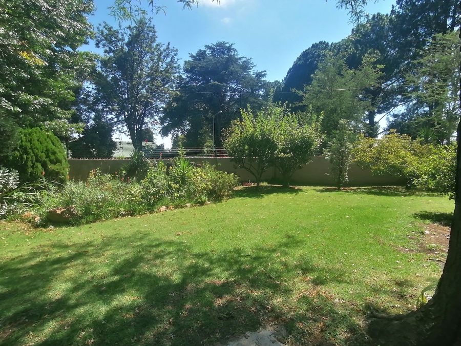 5 Bedroom Property for Sale in Monument Gauteng