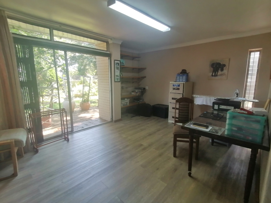 5 Bedroom Property for Sale in Monument Gauteng